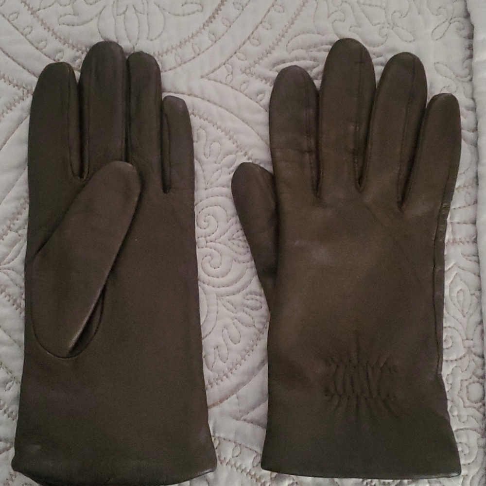 Brown leather gloves